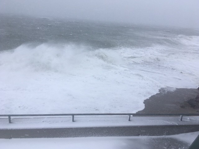 Winthrop Beach looking east-southeast; angry waves, tons of spray.  Photo: Weatherboy