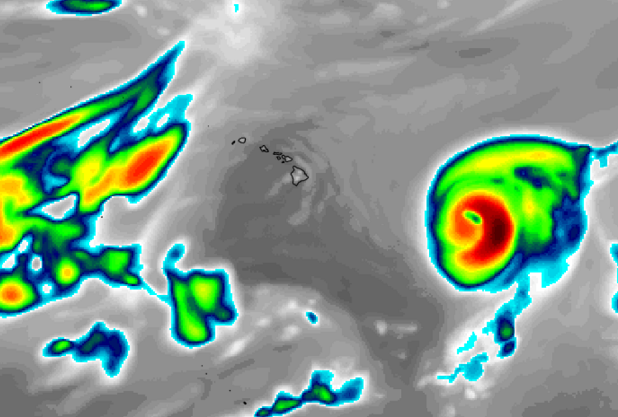 A simulated IR satellite view of what could be Hector's location as a hurricane next week, based on American GFS forecast model data. Image: tropicaltidbits.com