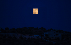 If one artists gets his wish, the nighttime sky will be forever transformed: a full moon will appear as a cube instead of a sphere. Image: weatherboy.com