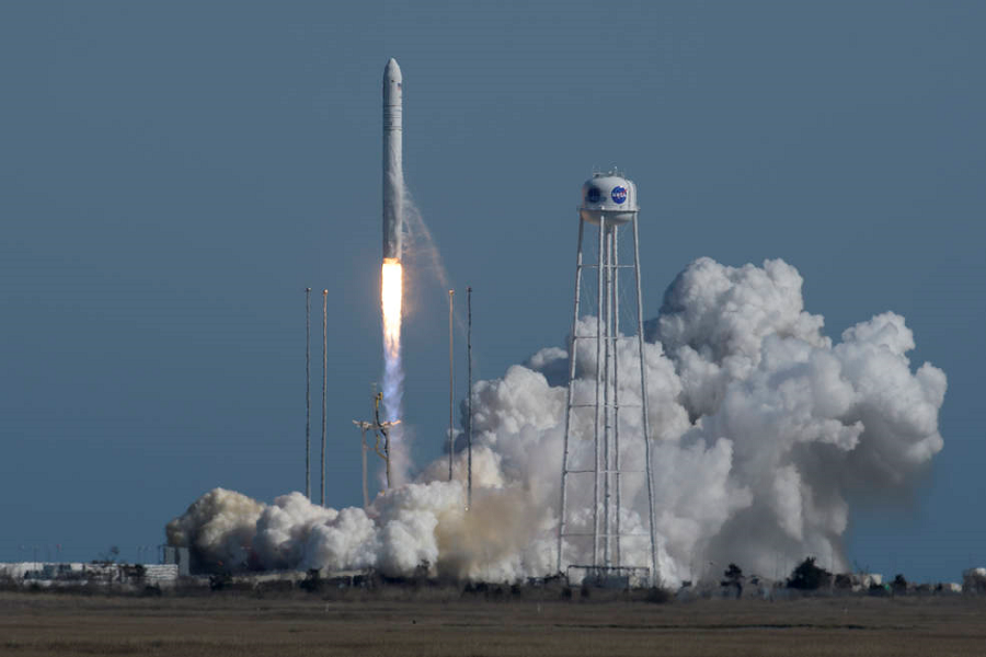 The Northrop Grumman Antares rocket, with Cygnus resupply spacecraft onboard, launches from Pad-0A, Wednesday, April 17, 2019 at NASA's Wallops Flight Facility in Virginia. Northrop Grumman's 11th contracted cargo resupply mission for NASA to the International Space Station will deliver about 7,600 pounds of science and research, crew supplies and vehicle hardware to the orbital laboratory and its crew. Image: NASA/Bill Ingalls