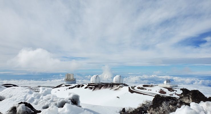 Heavy snow blankets the high elevations of Hawaii's Big Island after a hefty mid-January snowstorm. Image: Weatherboy