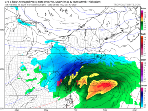 The latest American GFS computer model forecasts a potent storm system just off the Jersey Shore, dumping very heavy snow over portions of the Mid Atlantic midnight Wednesday night / Thursday morning. Image: tropicaltidbits.com