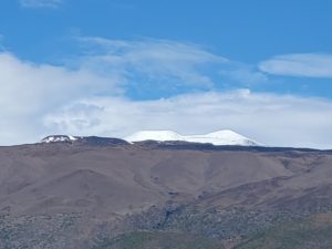 Snow blankets Mauna Kea on the Big Island of Hawaii. Blizzard Warnings were in effect here this weekend after a Kona Low brought more than a foot of snow and winds over 100 mph to the Big Island's summits. Image: Weatherboy