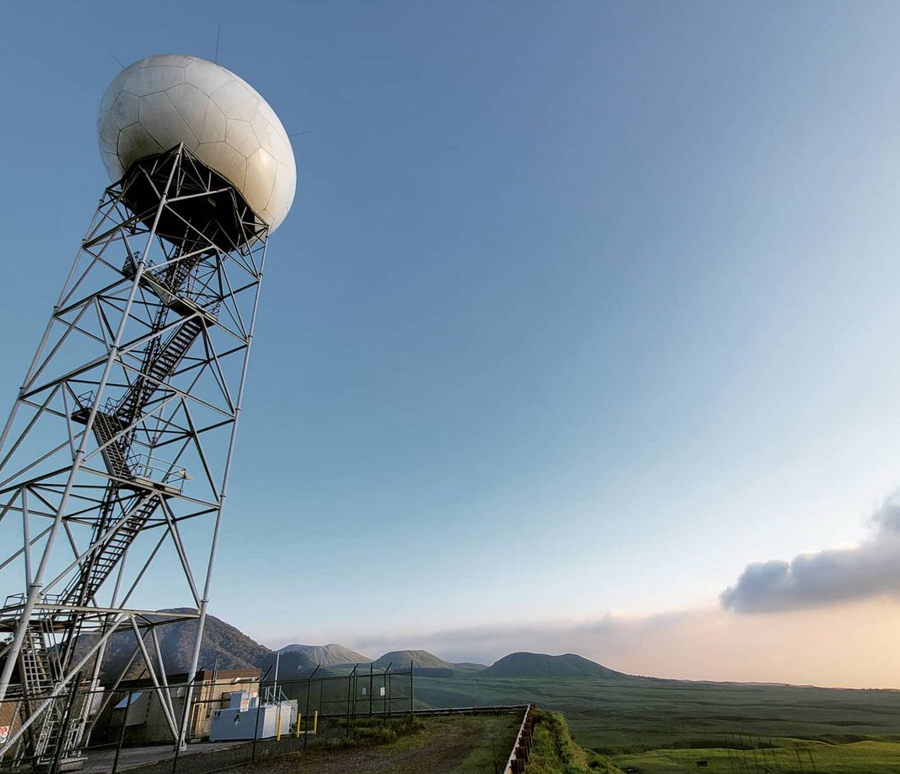 View of/around the Kohala Mountain National Weather Service NEXRAD RADAR site on the northwest side of Hawaii's Big Island, as seen in December 2020. Image: Weatherboy