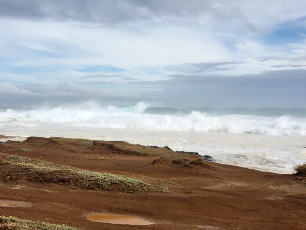 Waves in excess of 20' pound South Point, the southernmost point of Hawaii's Big Island and the most southernmost point in the United States. Tropical Storm Darby made its closest approach to land here Saturday afternoon. Image: Weatherboy