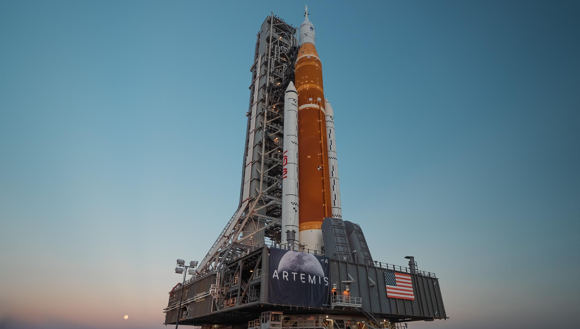 The Space Launch System (SLS) rocket and Orion Spacecraft roll out of the Vehicle Assembly Building (VAB) to Launch Pad 39B at NASA's Kennedy Space Center in Florida for the first time on March 17, 2022. Image: NASA / Brandon Hancock