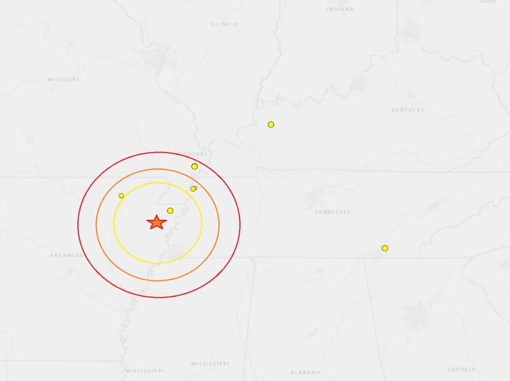 The epicenter of the most recent earthquake in Arkansas is at the star surrounded by concentric circles. The other dots indicate the epicenter of other earthquakes over the last 7 days. Image: USGS
