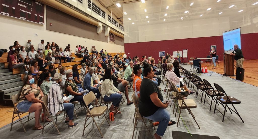 Community members come together in Pahala Community to hear from USGS and the Hawaiian Volcano Observatory and Hawaii County Civil Defense on October 27, 2022. Image: Weatherboy