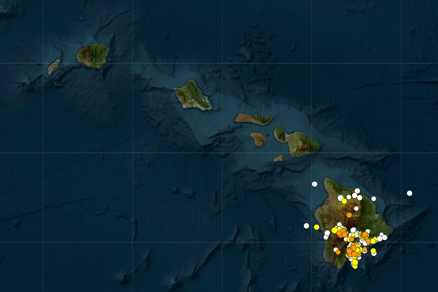 This map shows the epicenter of every earthquake around Hawaii over the last 30 days. The white dots are the oldest earthquakes while the orange ones are the most recent. Image: USGS