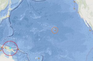 Two earthquakes struck within minutes apart across the Pacific, but there is no tsunami threat to Hawaii from either. The dot inside the circles illustrates where today's earthquake epicenters were. Other dots indicate the epicenter of weaker earthquakes from the last 24 hours. Image: USGS