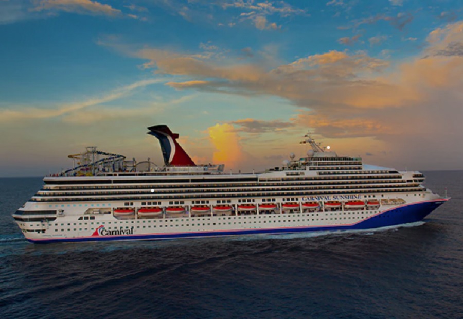 The Carnival Sunshine traveled through a storm off the southeast coast of the U.S., even as various weather agencies warned ships to stay away from the intensifying storm. Image: Carnival Cruise Line