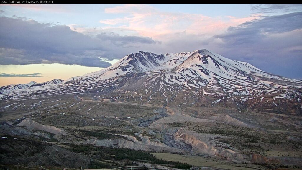 The Johnston Ridge Observatory provides a breathtaking view of Mount St. Helens Volcano, as this webcam from the observatory shows. Image: USGS