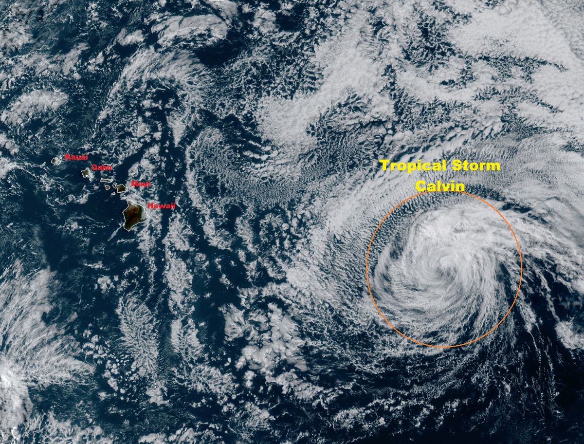 Latest GOES-West view of Calvin as it approaches Hawaii. Image: NOAA