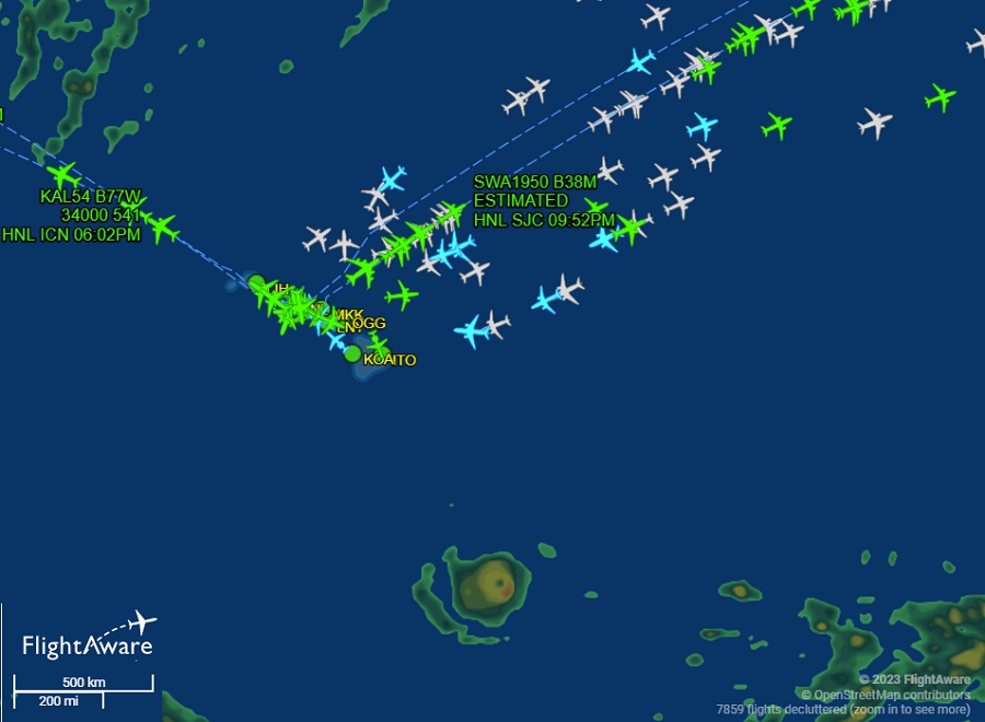 FlightAware shows normal flight traffic in and out of Hawaii and its airspace on this Monday afternoon as of press time. Image: FlightAware.com