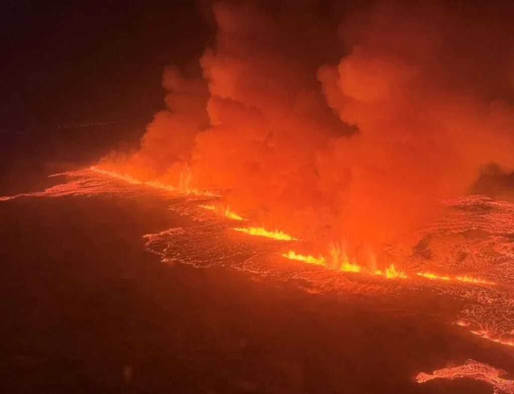 The eruption in Iceland began at 10:17 pm last night, local time. Image: Icelandic Coast Guard
