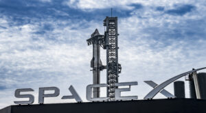 The SpaceX Starship Heavy is stacked and awaiting launch for March 14. Image: SpaceX