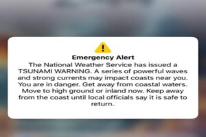 Emergency cell phone messages like these, emergency sirens, and emergency broadcasts are ringing across Hawaii where a Tsunami Warning is in effect island-wide. Image: weatherboy.com