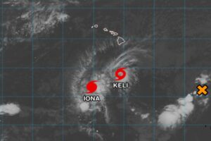 Iona and Keli will continue to march west well south of Hawaii and not directly influence the Aloha State's weather. Image: NHC