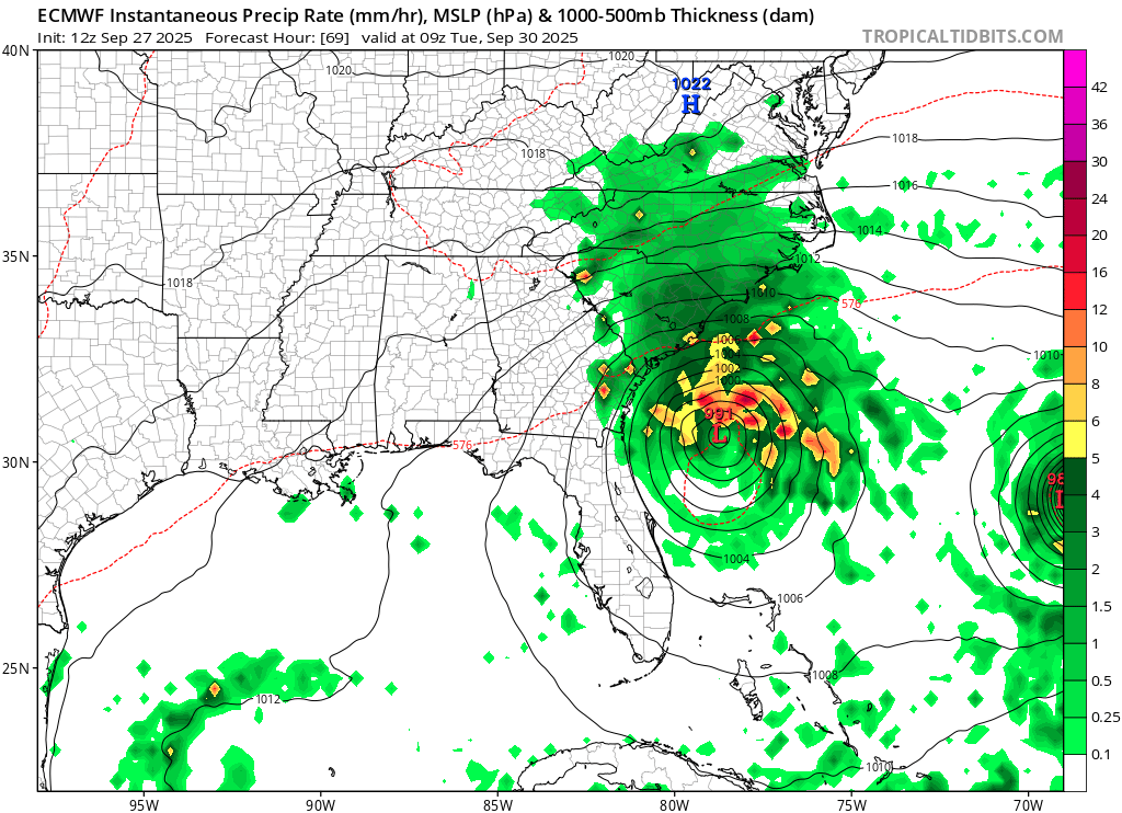 The latest European ECMWF computer forecast model brings a new storm to the Carolina coast Monday night. The computer model stalls it here and then has it move north into North Carolina and the balance of the Mid Atlantic during the week. Image: tropicaltidbits.com