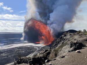 On December 6, USGS Hawaiian Volcano Observatory geologists monitored and measured the Kīlaeua summit eruption episode 38 from multiple vantage points. This photo was captured around 10:00 am from the northwest rim of the crater. Image: USGS / M. Zoeller
