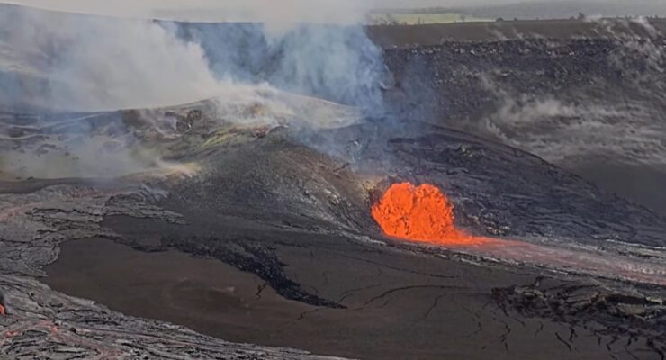 A lavadome has formed at one of the vents at Kilauea Volcano on the Big Island of Hawaii; a full eruption with lava fountains is expected at any moment. Image: USGS
