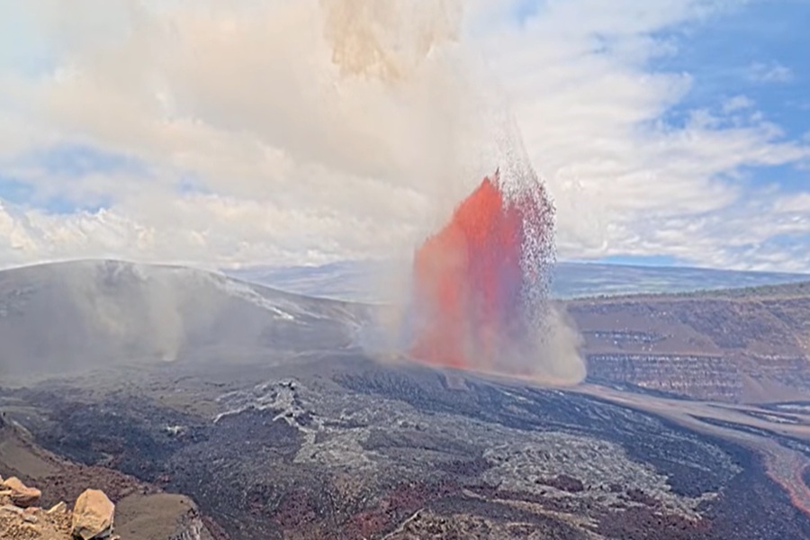 Current webcam view of the eruption at Kilauea Volcano on the Big Island of Hawaii. Image: USGS