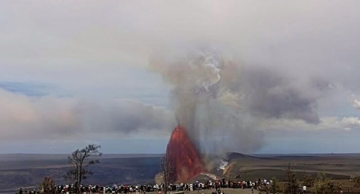 Spectators enjoy the June 27 eruption of the Kilauea Volcano on the Big Island of Hawaii inside Hawaii Volcanoes National Park. Image: USGS